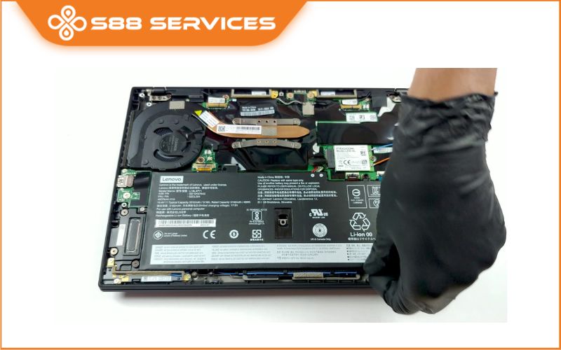 Cảnh báo: 5 dấu hiệu bạn cần thay pin laptop Lenovo ngay lập tức