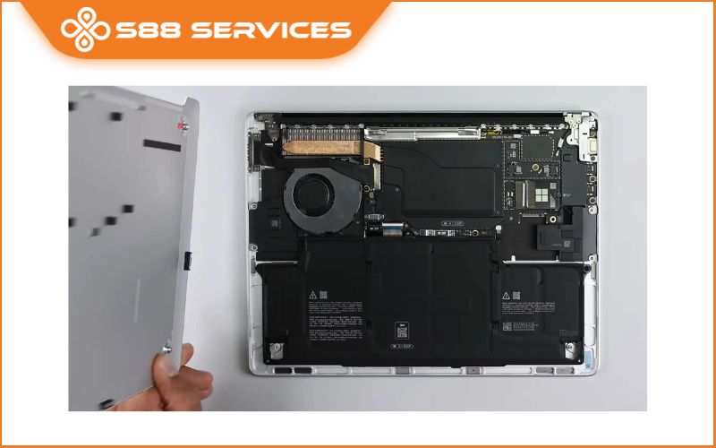 Thay pin Surface Pro 5 bao nhiêu tiền? Có đắt không?