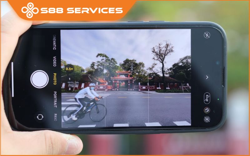 Sửa Camera iPhone bị rung giá bao nhiêu? Cập nhật bảng giá mới nhất 2026