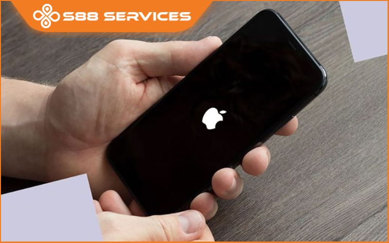iPhone đang dùng thì tự khởi động lại phải sửa như thế nào?
