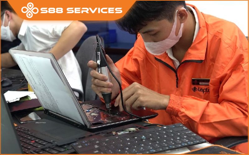 Sửa laptop Hóc Môn ở đâu là rẻ và tiện di chuyển nhất?