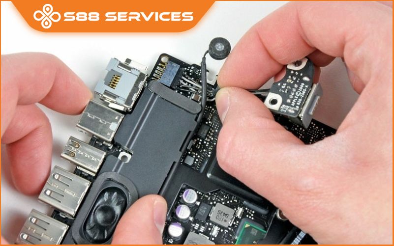 Sửa nguồn laptop giá bao nhiêu? Địa chỉ sửa chữa uy tín, lấy ngay