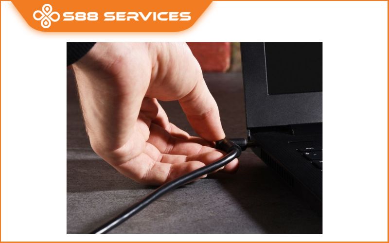 Máy tính lên nguồn rồi tắt, bạn đã biết cách sửa chưa?